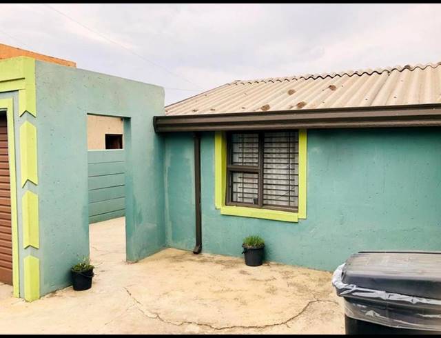 1 BEDROOM HOUSE FOR SALE IN MEADOWLANDS